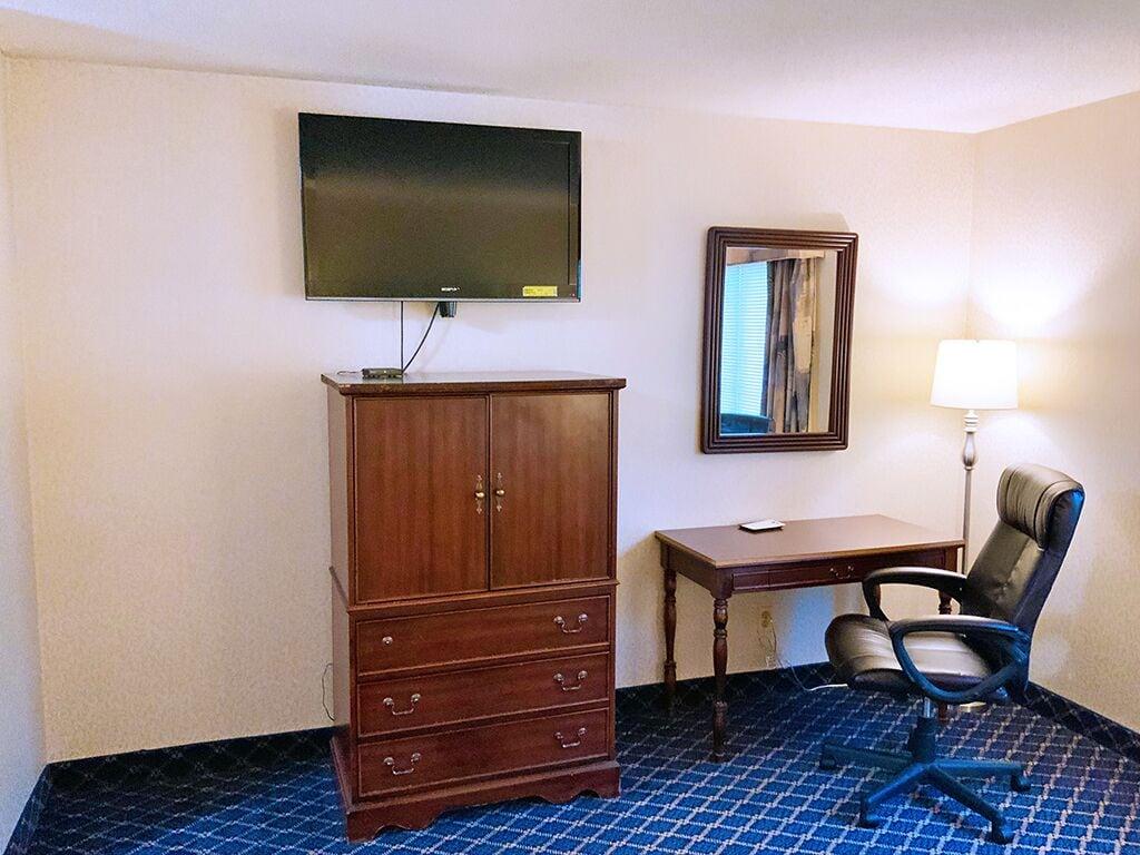 Regency Inn & Suites West Springfield Exteriér fotografie