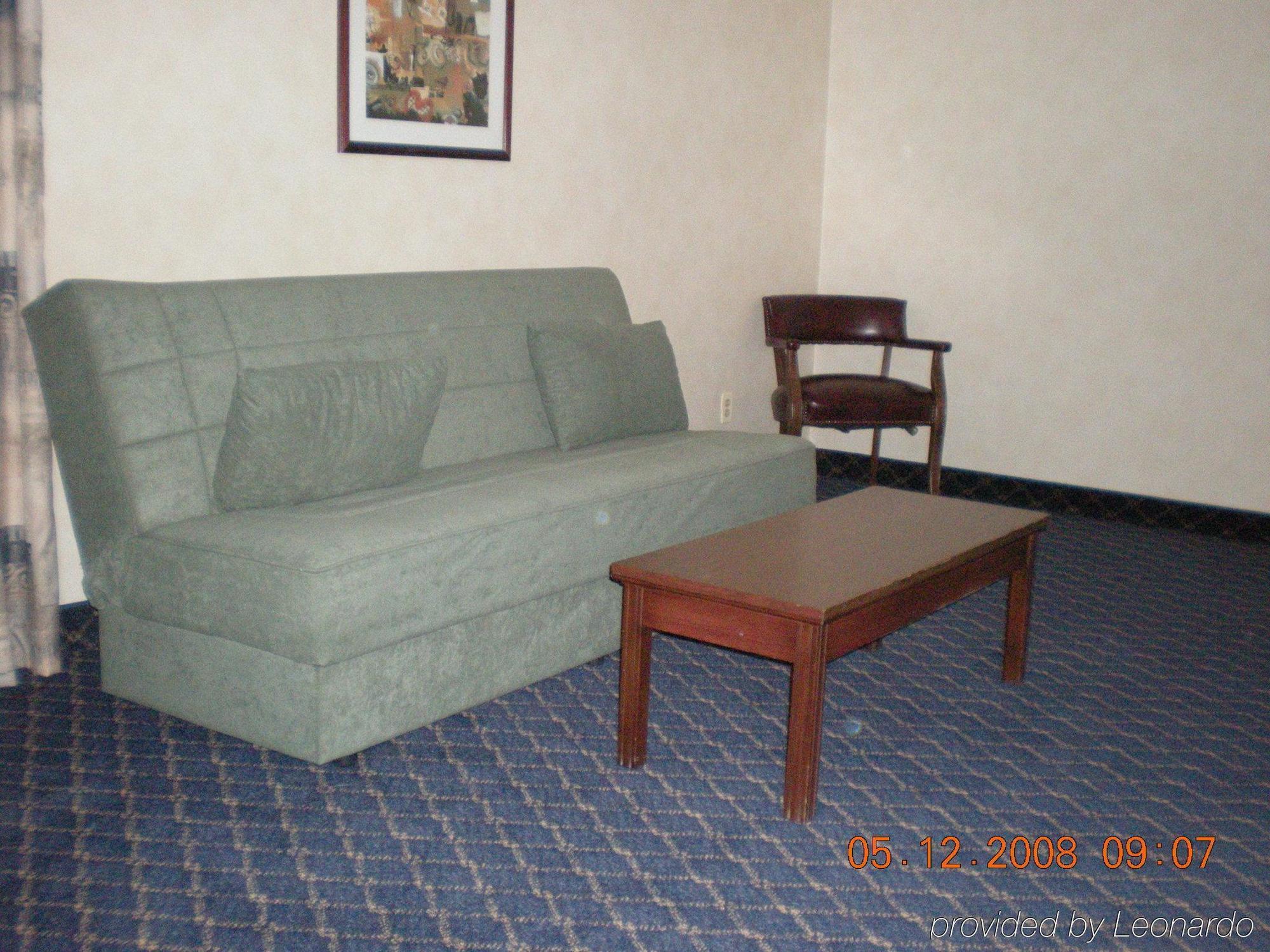 Regency Inn & Suites West Springfield Pokoj fotografie