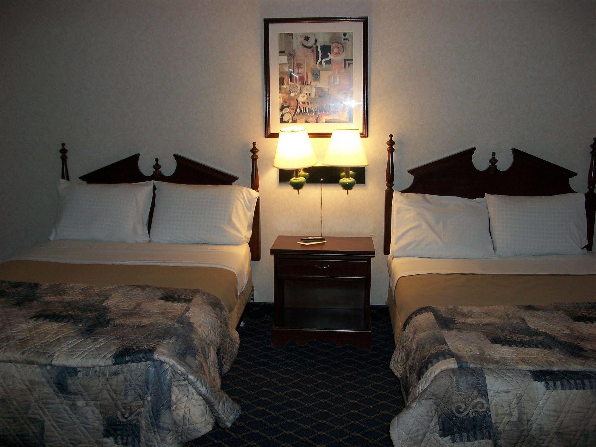 Regency Inn & Suites West Springfield Exteriér fotografie